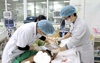 Nam sinh 17 tuổi nguy hiểm tính mạng chỉ vì 1 nốt mụn ở mông