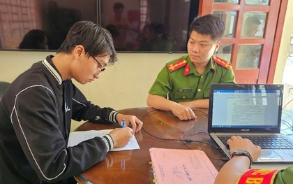 Lê Hứa Ích Toàn ra đầu thú