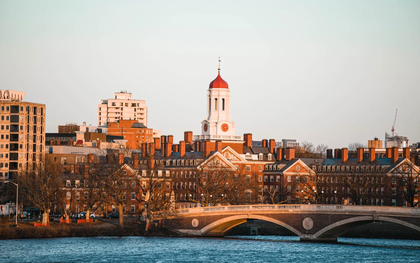 Harvard vs MIT: Trường nào khó vào hơn?