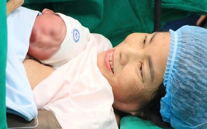 Hy hữu sản phụ hạ sinh con ở tuổi 60