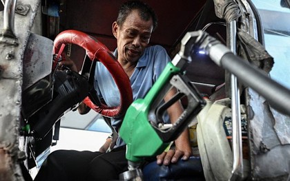 Khủng hoảng nhiên liệu: Láng giềng của Việt Nam và Thái Lan chỉ còn xăng dầu đủ dùng trong 25 ngày