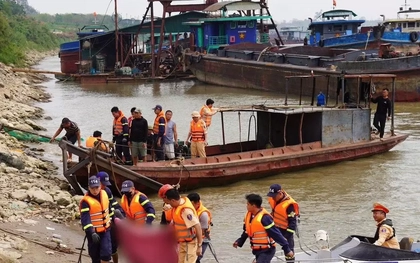 Lật tàu hút cát trên sông Hồng, 1 người chết, 1 người mất tích