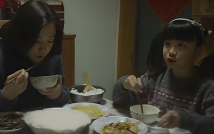 Nghiên cứu của Đại học Oslo: Đừng bắt con im lặng khi ăn, những đứa trẻ hay tranh luận thường có học vị cao hơn