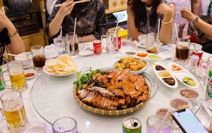 Chiếc hóa đơn tinh tế lại thành vô duyên, cô gái "chạy mất dép" sau màn thể hiện "độ giàu" của mẹ chồng tương lai