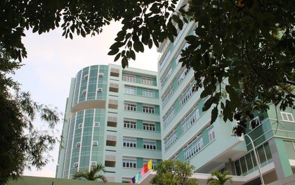 TPHCM: Một trường cao đẳng nợ lương hơn 3 năm, giảng viên phải đi giao hàng kiếm sống