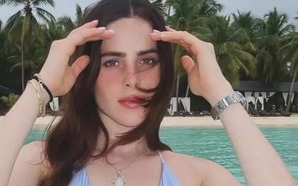 Đương kim Hoa hậu Hoàn vũ bị hai người tiền nhiệm chỉ trích