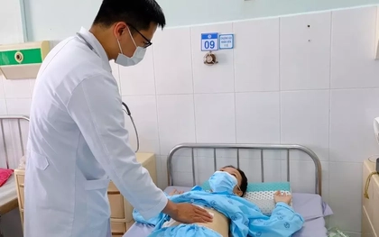 Cô gái trẻ bị ung thư gan ‘đánh úp’ sau 2 tháng đau âm ỉ