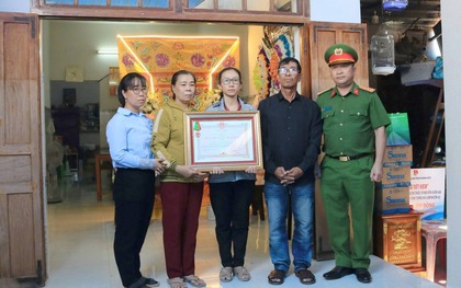 Truy tặng Huân chương Bảo vệ Tổ quốc cho Thiếu tá hy sinh khi truy bắt "cát tặc"