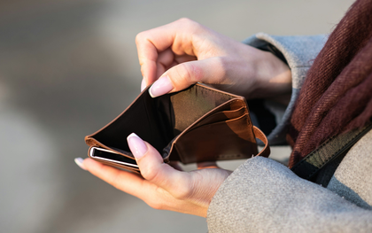 Nghiên cứu 7.676 người suốt 4 năm chỉ ra: THIẾU TIỀN khiến bạn già thêm 5 tháng mỗi năm!