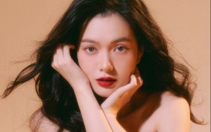 Nàng hot girl "lột xác" nhờ phẫu thuật hàm móm, nhan sắc hiện tại chuẩn bản sao Baifern