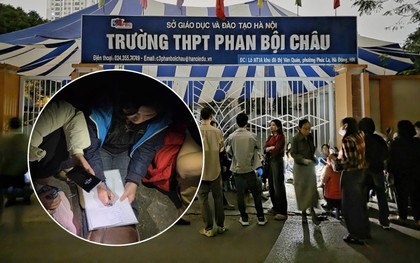 Phụ huynh đội mưa chờ nộp hồ sơ lớp 10 cho con từ 1-2h sáng: Nhà trường lên tiếng