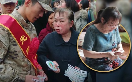 Thương nhớ con liệt sỹ, người mẹ khâu nghìn đôi lót giày tặng tân binh