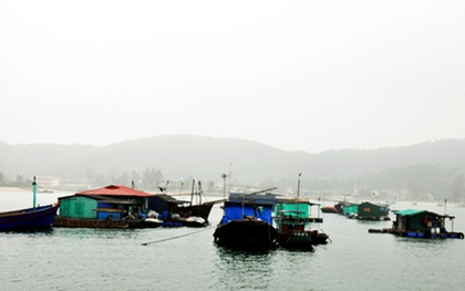 Dông lốc đánh lật tàu cá tại Đặc khu Cô Tô, 2 mẹ con tử vong