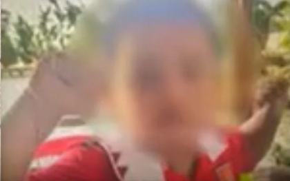 Mẹ đi làm ca đêm, con 3 tuổi ở nhà với cha dượng, sáng hôm sau bé trai tử vong bất thường