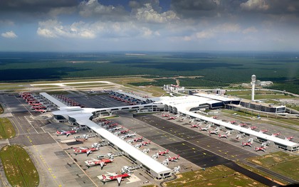 Giữa khủng hoảng nhiên liệu, láng giềng Việt Nam vẫn bán vé bay khứ hồi chỉ 900.000 đồng