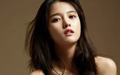 Nữ diễn viên Hàn Quốc ăn phở, uống cà phê đường tàu ở Hà Nội