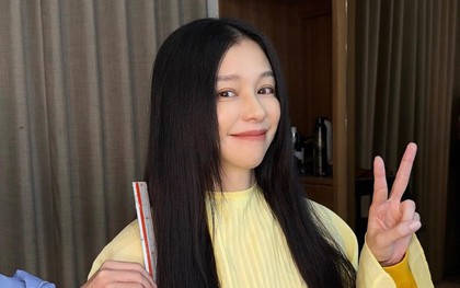 50 tuổi, Từ Nhược Tuyên ăn Tết không béo lên mà còn quay về cân nặng thời trung học, trẻ xinh hút hồn