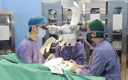 Vi phẫu "giờ vàng" cứu ngón tay gần đứt rời