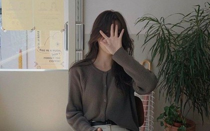 Nhà tuyển dụng nam: "Bạn thấy chỗ nào trên người tôi đen nhất?" - cô gái đáp lại vỏn vẹn 2 chữ và được nhận ngay!