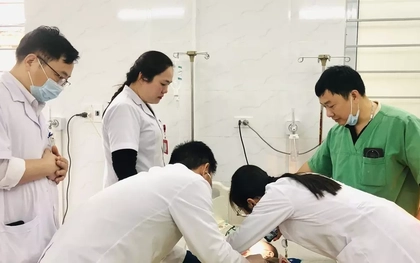 Cứu sống bé trai 27 tháng tuổi hóc hạt nhãn