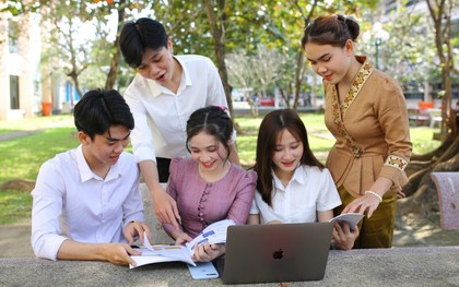 Tại sao người Lào nói tiếng Việt giỏi?