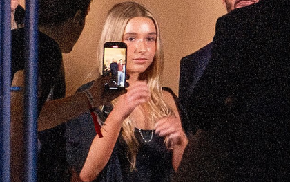 Không nhận ra tiểu thư Harper nhà Beckham, bị paparazzi "dìm" nhan sắc tơi tả