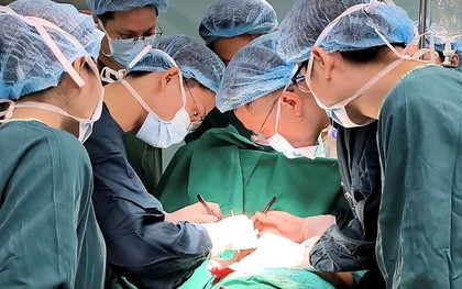 Việt kiều 43 tuổi hoại tử vú sau phẫu thuật thẩm mỹ liên tiếp, bác sĩ cảnh báo biến chứng nguy hiểm