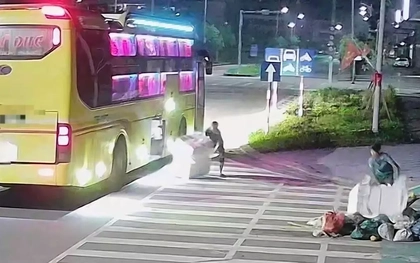 Nhân viên xe khách dừng ven đường để “làm bậy” và cái kết