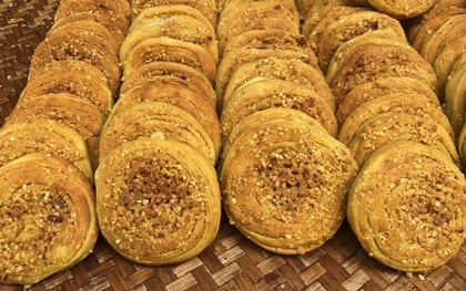 Khám phá 6 món ăn lề đường "đỉnh nóc" khiến dân bản địa mê mẩn ở Tứ Xuyên, món số 6 giống hệt bánh mì phá lấu Việt Nam!