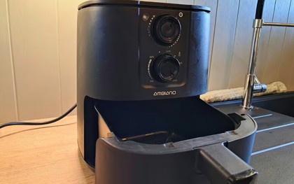 Nồi chiên không dầu sạch như mới khi được vệ sinh bằng cách này: Chỉ mất 5 phút, không cần chà xát