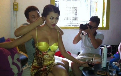 Mẹ đơn thân là nghệ sĩ được đại gia miền Tây si mê tung loạt ảnh quyến rũ từ 15 năm trước