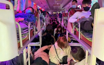 Xe khách 19 chỗ “nhồi nhét” 60 người, bị phạt hơn 220 triệu đồng