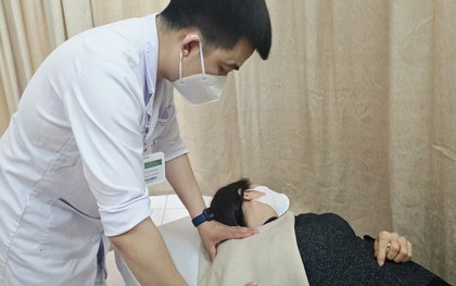 Ngày càng nhiều người bị viêm quanh khớp vai, Bệnh viện Bạch Mai đưa ra giải pháp không cần phẫu thuật, cải thiện sau 5-7 ngày