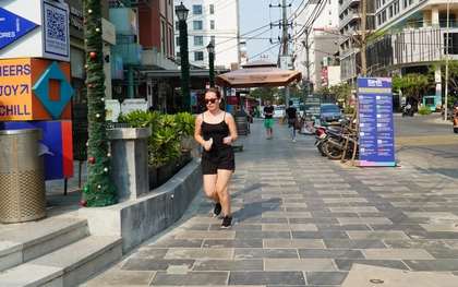 Vỉa hè đường ven biển Đà Nẵng 'thay áo'