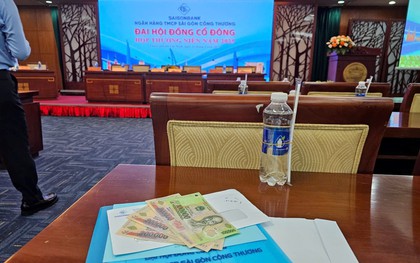 Không phải MB, đây mới là ngân hàng tặng nhiều tiền nhất cho cổ đông tham dự đại hội những năm trước