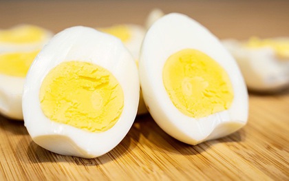Tưởng bổ nhưng không phải ai cũng ăn được: 3 nhóm người nên tránh trứng gà
