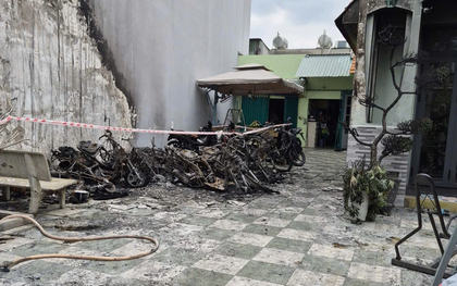 Cháy dữ dội khiến 14 xe máy của công nhân bị thiêu rụi