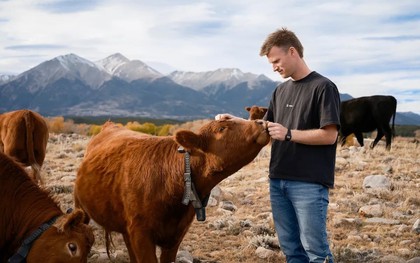 9 năm ám ảnh với vòng cổ bò, CEO 30 tuổi bị chê ngớ ngẩn khi khởi nghiệp, cuối cùng dựng lên startup 2 tỷ USD