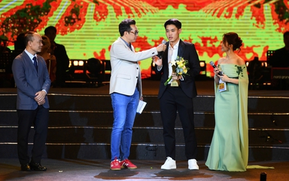 Đình Bắc nhận giải Cống hiến 2026, tuyên bố sẵn sàng xuất ngoại