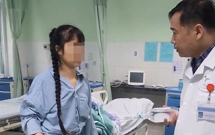 14 tuổi đã phải phẫu thuật cột sống vì thói quen ngồi vẽ