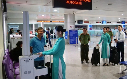 Quy định mới tại sân bay Tân Sơn Nhất: Bắt buộc khai báo thông tin trực tuyến trước khi nhập cảnh