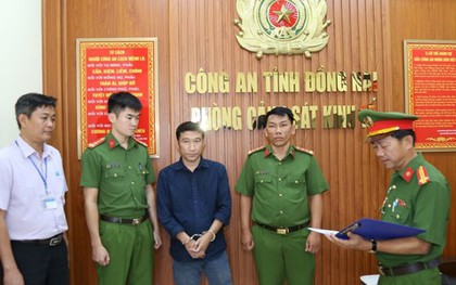 Bắt 2 đối tượng đổ hơn 500 tấn da bò hôi thối xuống đất gây ô nhiễm môi trường