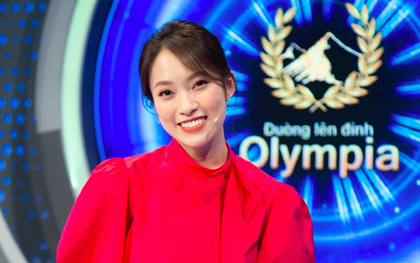 Profile "cực xịn" của nữ MC VTV: Đỗ 4 trường đại học, có chị gái là phó giáo sư