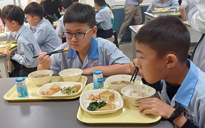 Phụ huynh Hà Nội tranh cãi "nảy lửa" vì một vấn đề sau vụ 300 tấn thịt lợn bẩn: Tưởng đơn giản mà cũng phức tạp lắm!