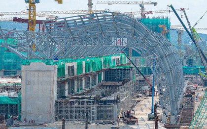 Mái thép của Trung tâm Hội nghị APEC nặng tương đương 100 máy bay Boeing