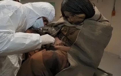 Cô bé 13 tuổi bị đóng băng hơn 500 năm, khi được phát hiện vẫn như đang ngủ: Bác sĩ nói cô bé rất nguy hiểm