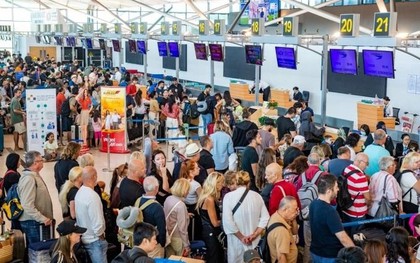 Khách đi máy bay chú ý: 1 hãng hàng không Việt Nam vừa cho phép ký gửi hành lý ngay tại khách sạn