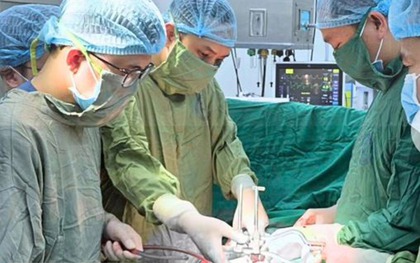 Thai 'lạc chỗ' nằm ở vị trí nguy hiểm, bác sĩ cân não từng giây với ca mổ khó