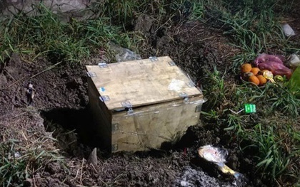 Bàng hoàng phát hiện thi thể bé trai sơ sinh trong thùng gỗ