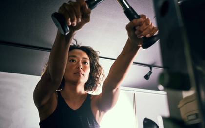 Sợ ánh nhìn ở phòng gym: Làm sao để người hướng nội bước vào khu tạ mà không thấy mình như "người ngoài hành tinh"?